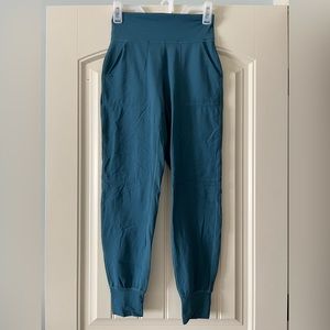 Lululemon align joggers. Sz 4. EUC!